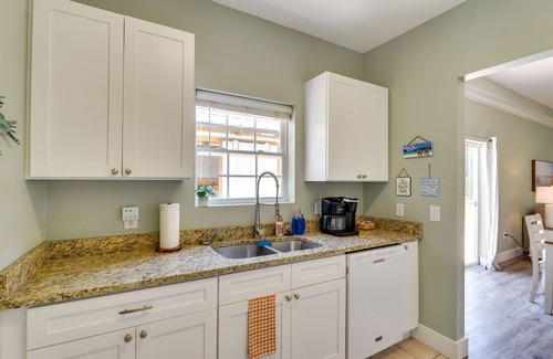 Port St. Joe House | Port St Joe Townhome w/Community Pool + Hot Tub