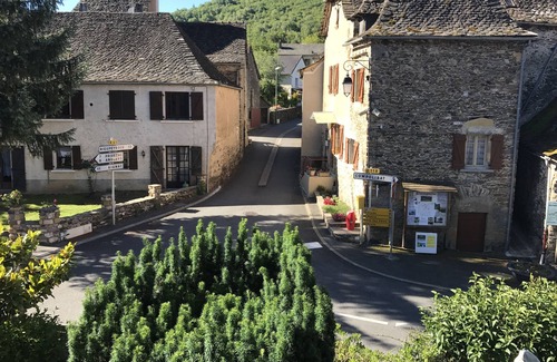 Previnquieres House | Portail Haut