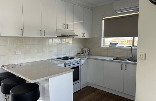Portarlington Hotel | Portarlington Beach Motel
