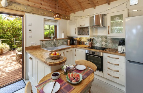 Minehead Cabin | Porthole Log Cabin