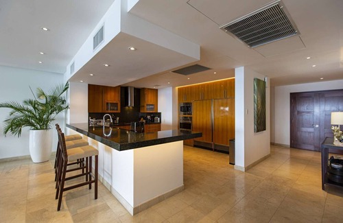 Prospect Apartment | Portico 1 by Fantasia Villas