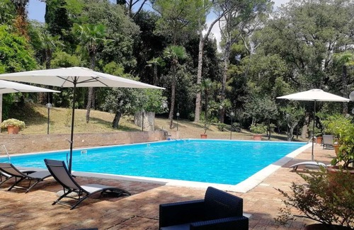 Treia House | Portion of farmhouse in the countryside of Treia with use of swimming pool