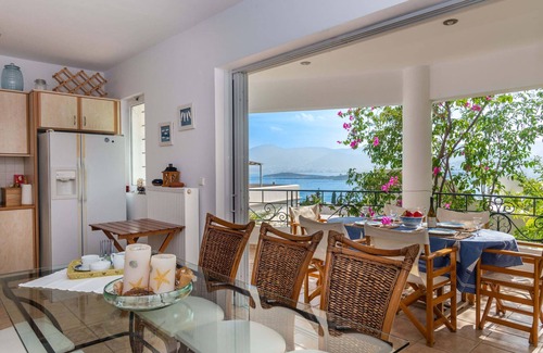Porto Rafti House | Porto sea view house - 15min from Athens airport - AC - WIFI - PARKING