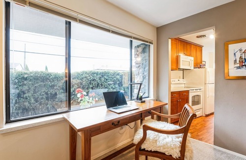 Madison Park Apartment | Posh Lakeside Suite: 1-Bedroom – Steps to the Beach, Dining Options & grocery.