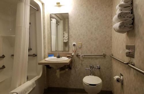 Angola Hotel | Potawatomi Inn & Cabins