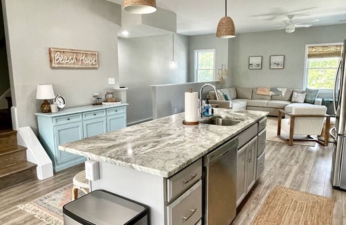 Issue House | Potomac Paradise - Water views within short walk to Colonial Beach, VA