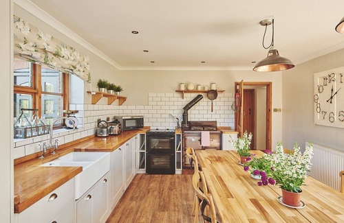 Pembridge Apartment | Powk Meadow Farmhouse - Luxury Cottages