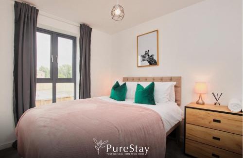 Failsworth House | Practical 5-bedroom Manchester House Perfect for Business Stays by PureStay