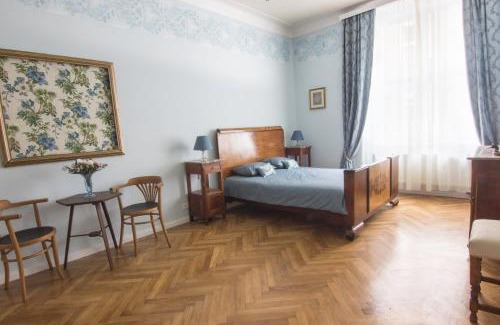 Prague 6 Apartment | Prague Castle apartment Vintage