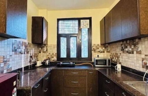 Delhi Cantonment Apartment | Prahar Homes with PS 5 Setup