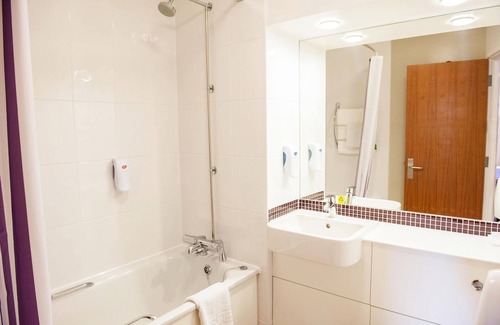 Colwyn Bay Hotel | Premier Inn Llandudno - Glan-Conwy