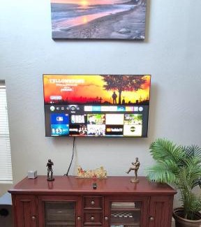 Skyline Ranch House | Premier quiet cozy home Wi-Fi & Coffee, San Tan Valley
