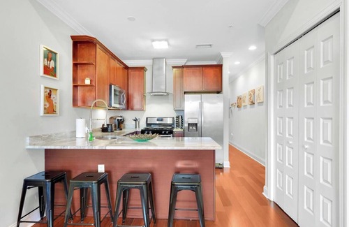 Olde Kensington Apartment | Premier Studio w/Gym Access