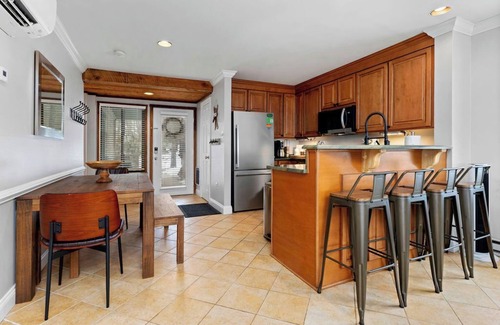 Wintergreen Condo | Premiere Two bedroom getaway Slope Side Wintergreen Resort Condo