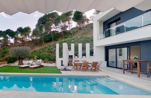 Gualba de Dalt Villa | Premium Habitat 3 Hermanas