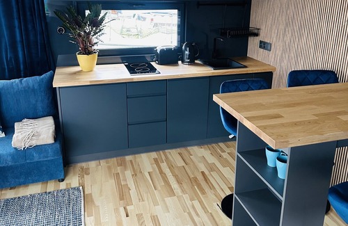 Herrenwyk Boat Rental | Premium Hausboot Blaue Lagune