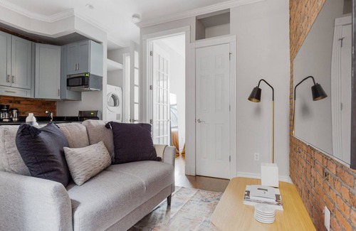 Tudor City Apartment | Premium Murray Hill 2BR w/W/D, nr UN, by Blueground