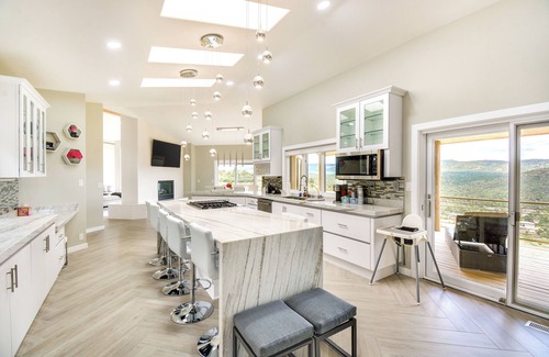 Lynx Mountain View Estates House | Prescott Gem: Hot Tub & Mtn Views, 7 Mi to Dtwn