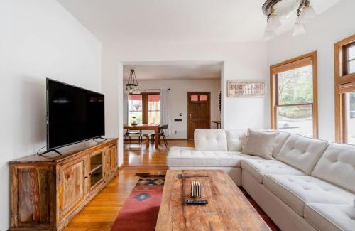 Goose Hollow House | Preserved 1907 Classic 2BR - 92 WalkScore