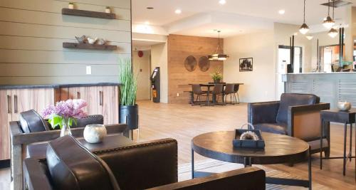 Smithers Hotel | Prestige Hudson Bay Lodge & Conference Centre, WorldHotels Crafted Collection