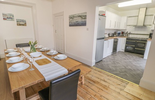 Bont Newydd House | PRESWYLFA, pet friendly, character holiday cottage in Caernarfon