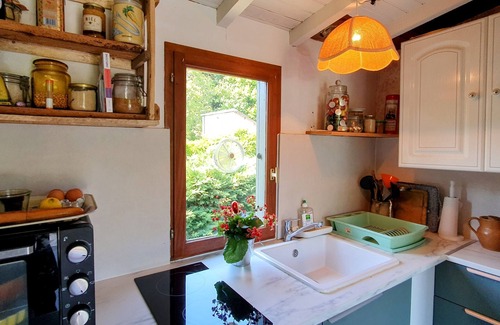 Cloyes-les-Trois-Rivieres Ski Chalet | Pretty cottage on the Loir riverfront nestled in a green setting, not overlooked