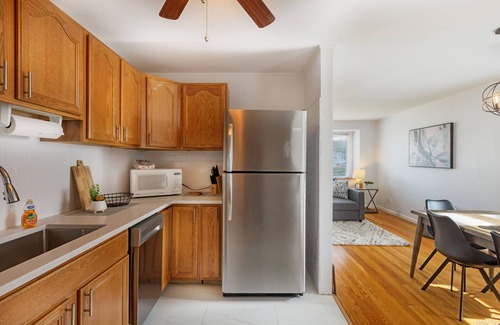 St. Louis House | Pretty *3BDR/2Bath Home* in a Good Area Next to Parks & Close to Downtown!