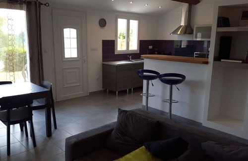 Sampzon Cottage | pretty cottage 5 people 5 minutes from the Gorges de l'Ardèche with garden in a quiet area.
