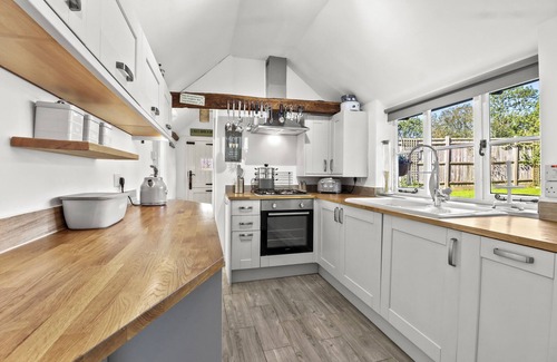 Hailsham Cottage | Pretty Cottage, Quirky Features, Modern Comforts and Lovely Country Setting