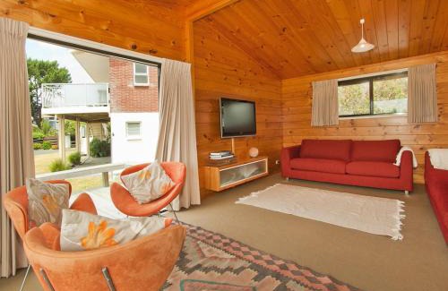 Pauanui House | Pretty in Pauanui - Pauanui Holiday Home