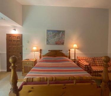 Grey Highlands Hotel | Pretty River Valley Country Inn