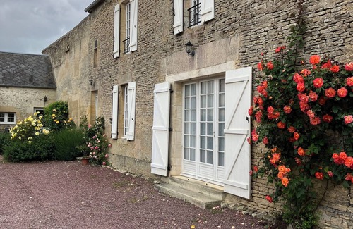 Longues-sur-Mer House | Pretty stone house, 3 bedrooms, 2 bathrooms with a large enclosed garden