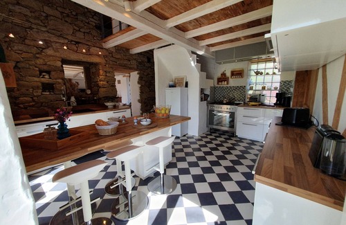Kerlouan House | Pretty stone house with large garden for 6