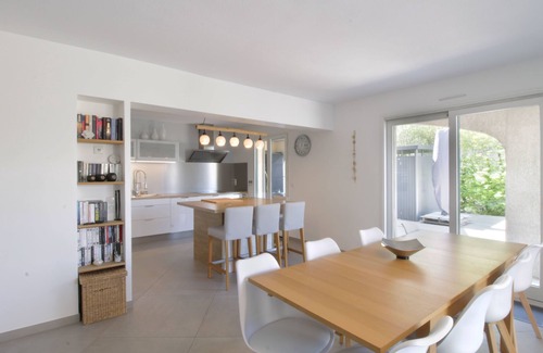 Aix-les-Bains House | Pretty terraced house with garden level and garage