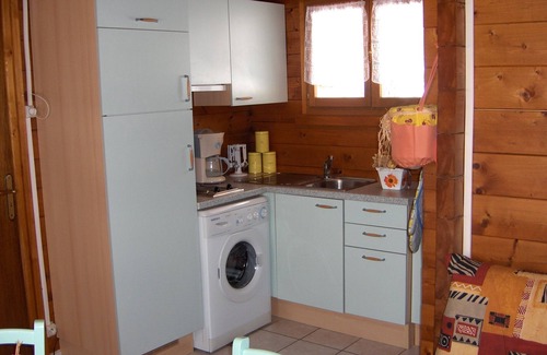 Le Tartre Ski Chalet | Pretty wooden Jura chalet for 2 people