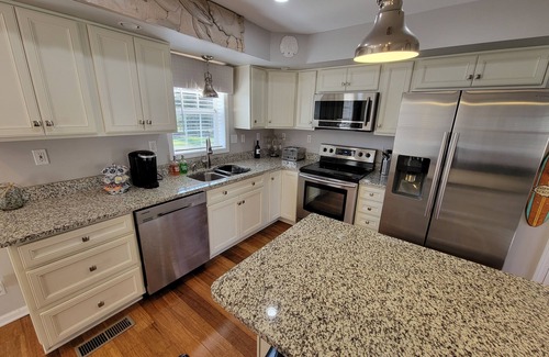 Ocean View House | PRICE DROP - HIGHLY RATED! Cozy, single family home close to beach and golf