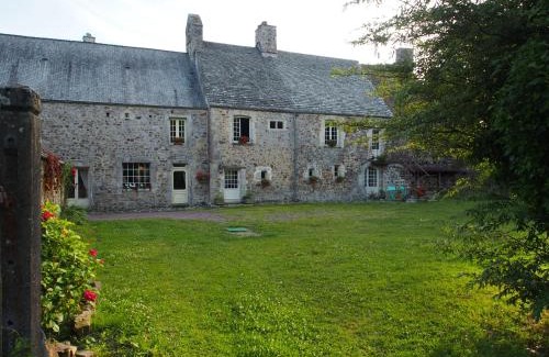 Brix Bed & Breakfast | Prieure St Pierre de La Luthumiere