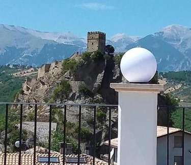 Roccascalegna Apartment | Primae Noctis Apartments