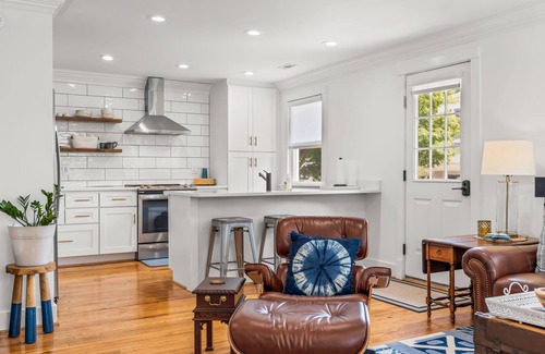 High Point House | Prime Location, Fast WiFi, & Modern Charm - Close to HPU & Area Downtowns!