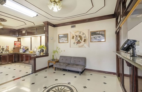 Three Rivers House | Prime Location! Parking, Pets Allowed, Free Parking Onsite, Outdoor Pool!