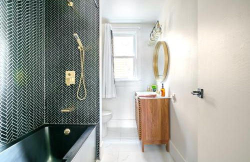 Short North House | Prime Location Top Rated Clean Parking Free!