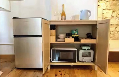 Bellevue Hill Apartment | Prime Location Unit AC And Parking