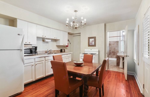 New Orleans Hotel | Prime location, Walk to all the French Quarter attractions. Ideal for groups.