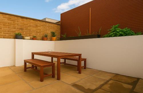 Harrow Road Apartment | Prime Maida Vale Apartment - Walk to Portobello Road