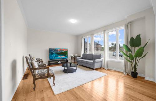 Otonabee-South Monaghan House | Prime Peterborough - 4BR and Office, Newly Renovated