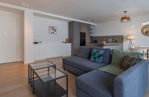Marvila Apartment | Prime Riverside 1BDR Apartment by LovelyStay