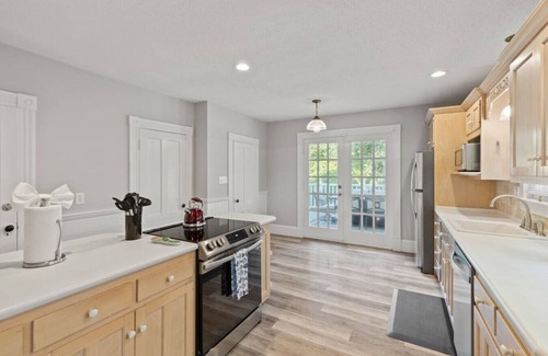 West Hartford House | Prime West Hartford Center Location: Historic Gem