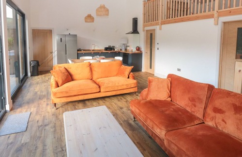 Bampton Cottage | PRIMROSE, pet friendly, character holiday cottage in Bampton, Devon