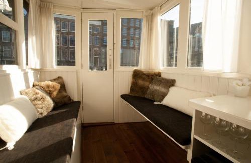 Jordaan Boat Rental | Prince Royal B&B
