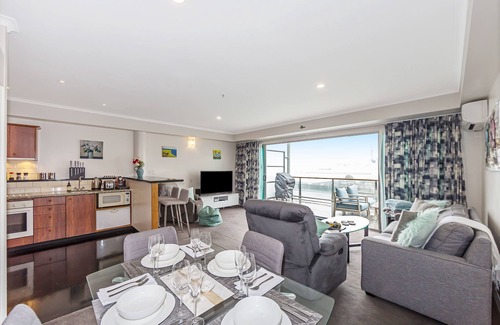 Auckland Central Business District House | Princes Wharf - 1BR Comfortable Luxury